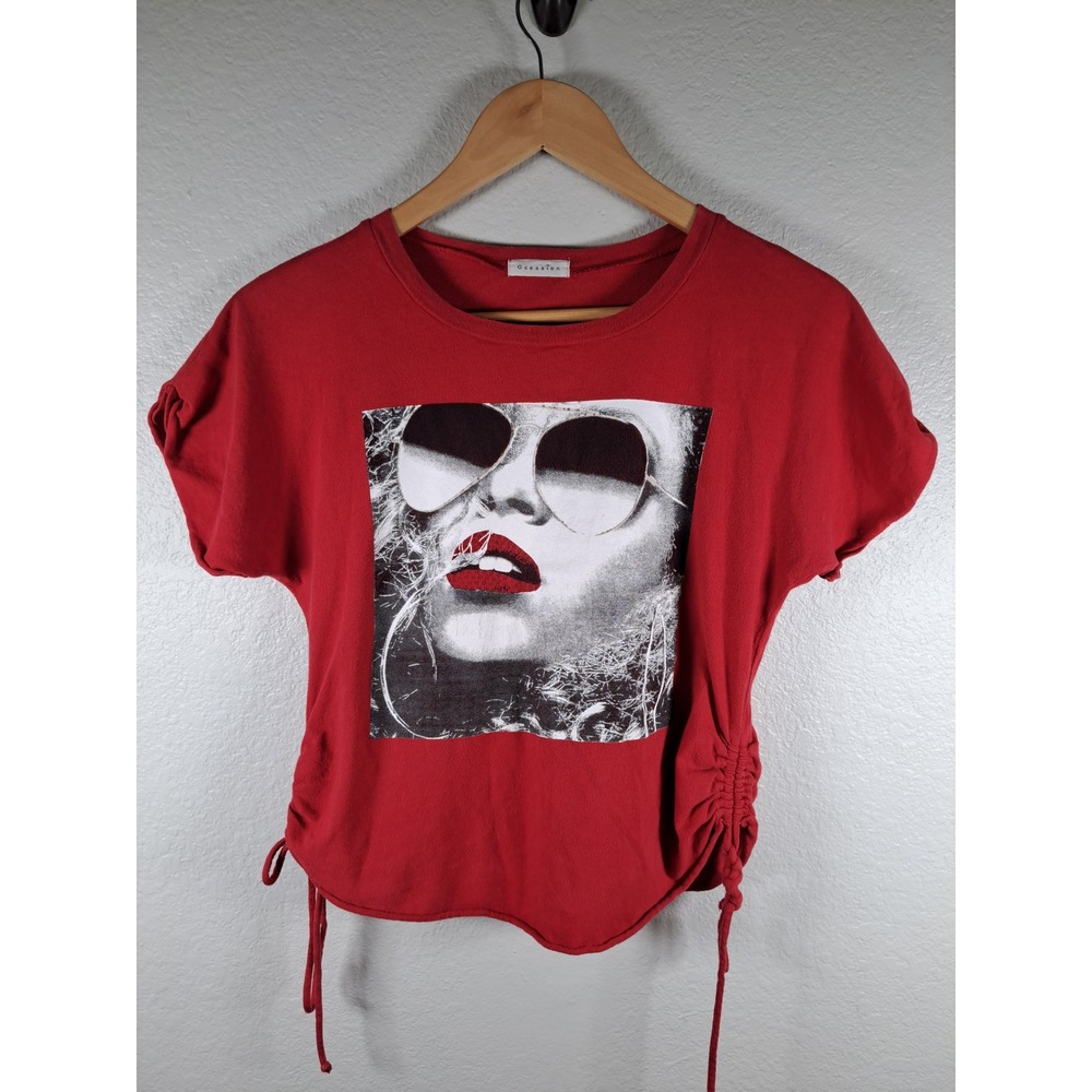 Occasion Red Graphic Tee Woman Sunglasses Red Lips Ruched Drawstring Sides Small